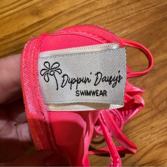 Revibe Dippin Daisys Women’s Vibe Velvet Hot Pink String Bikini Triangle Top NWT - Picture 4 of 11